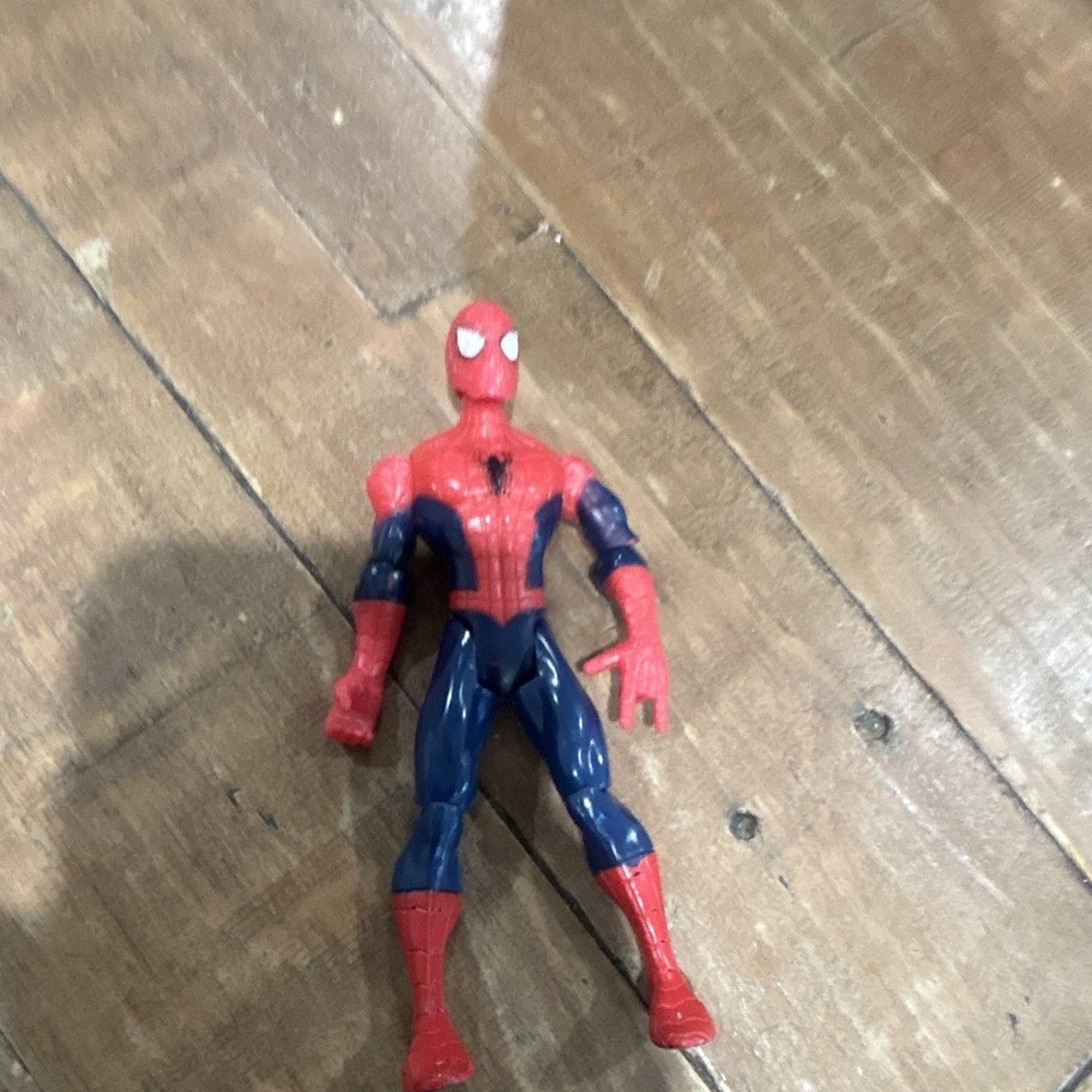 Hasbro Marvel Ultimate Spider-Man 6" Basic Action Figure 2015 C0441 Loose